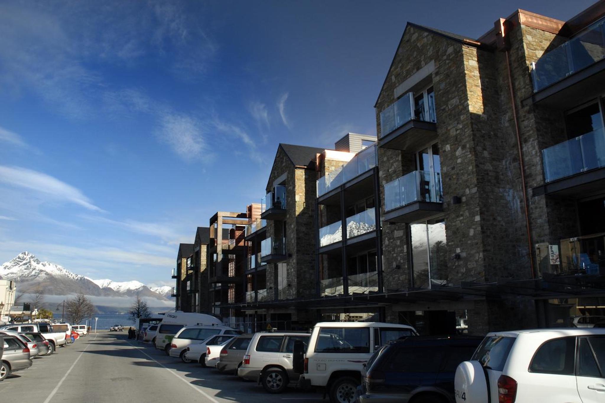 Nomads Queenstown Hostel Exterior photo Apartments in Wanaka